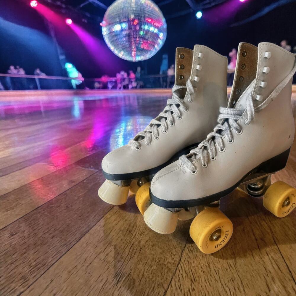 Vintage White Roller Skates Sure-Grip USA Plates Chicago Wheels Women